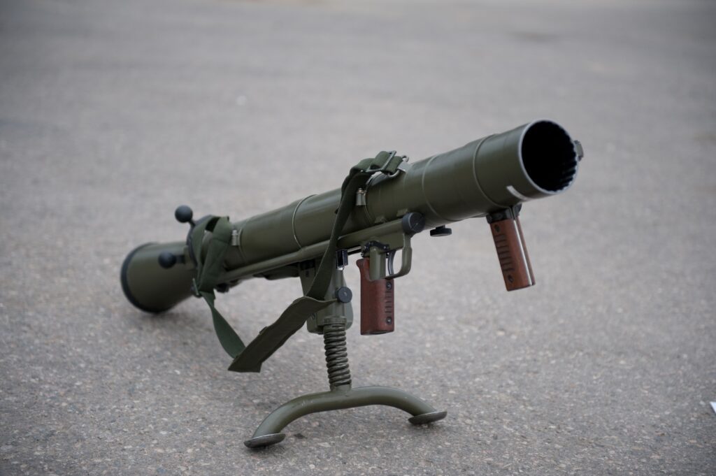 Rpg-7 vs. Carl gustav: anti-tank weapons in combat – which blows away the competition?