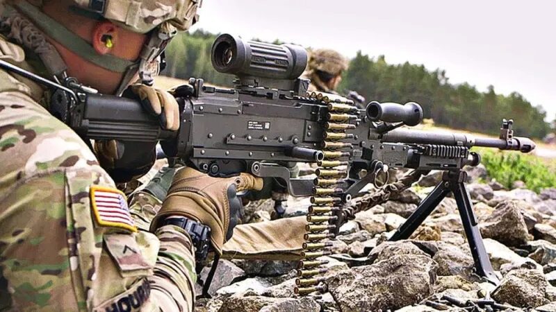 M240 vs. Pkm: machine guns in the field – which one dominates battlefield conditions?